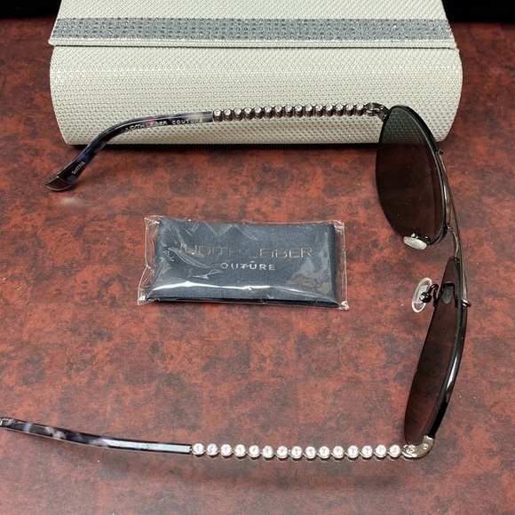 Judith Lieber Couture MadeinItaly Crystal Top Bottom Frames Oversized Aviators - Picture 14 of 16
